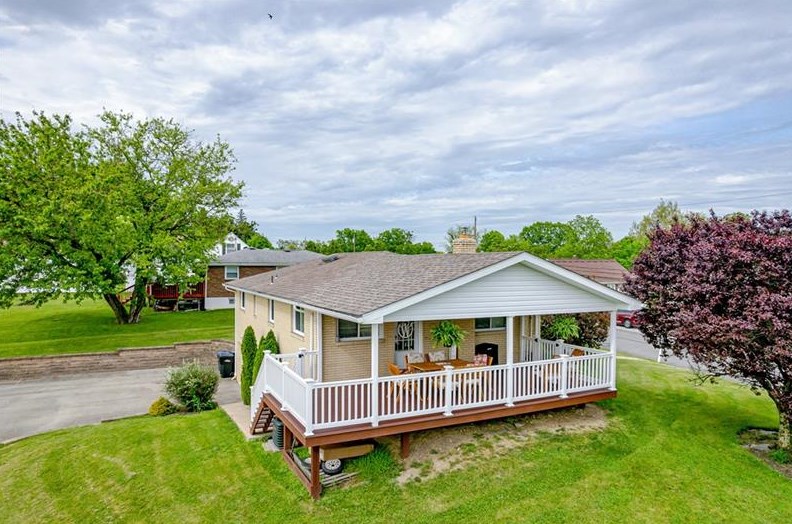 2130 Northview Dr, North Huntingdon, PA 15642-1471