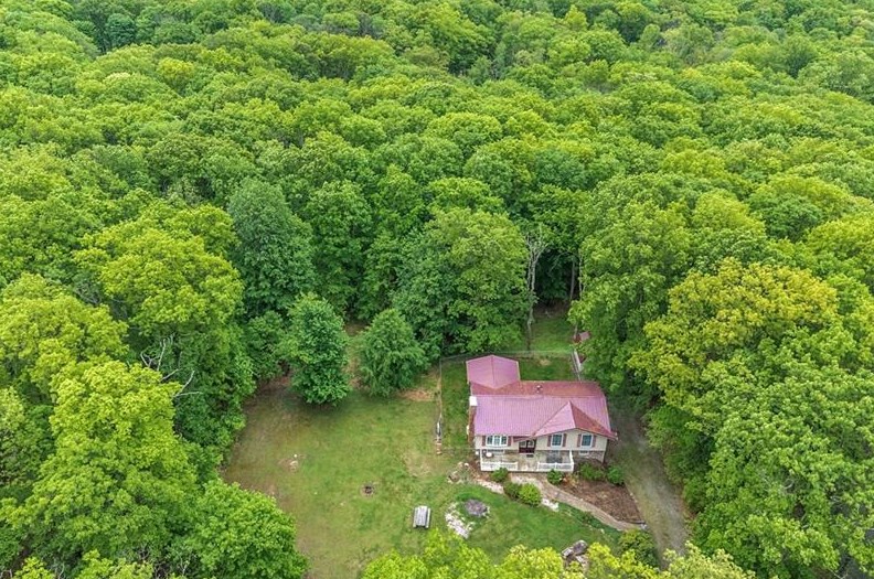 238 Greenbrier Rd, Acme, PA 15610-1234