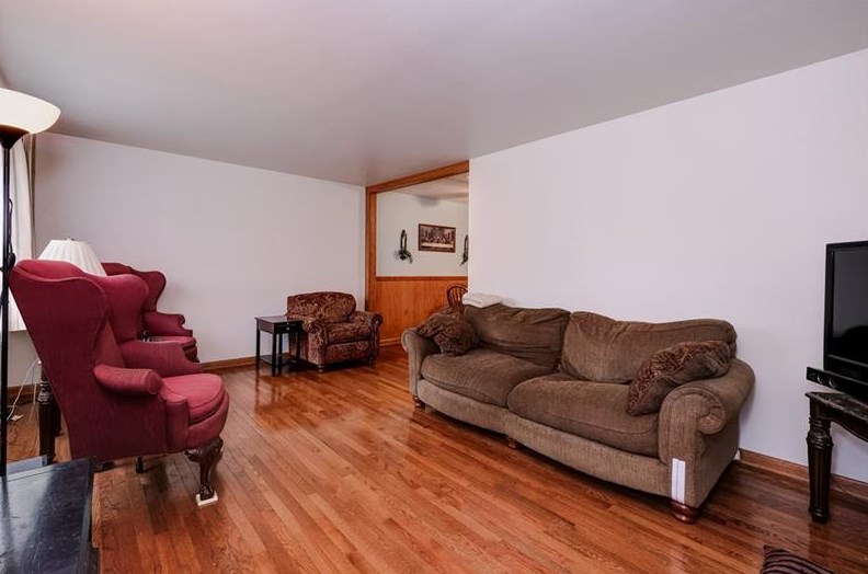 319 Pine St, Zelienople, PA 16063