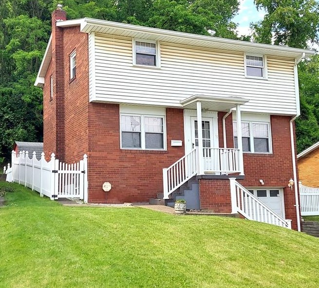 108 General Braddock Dr, Rankin, PA 15104-2704