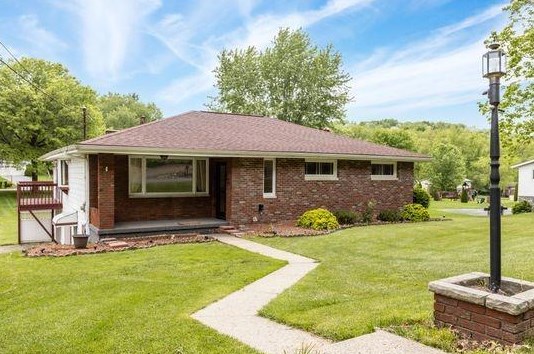 119 Park Dr, Ellwood City, PA 16117-5017