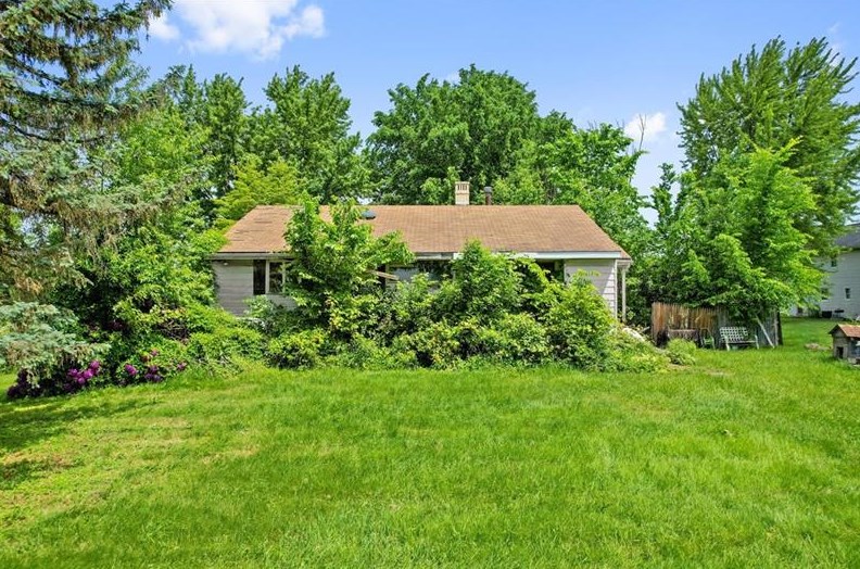 1004 High St West, Beaver Falls, PA 15010