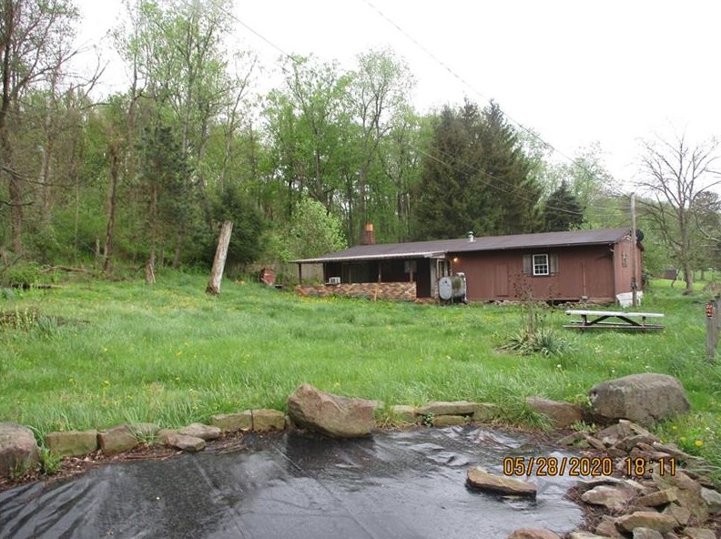 112 Buddys Ln, Hopwood, PA 15445