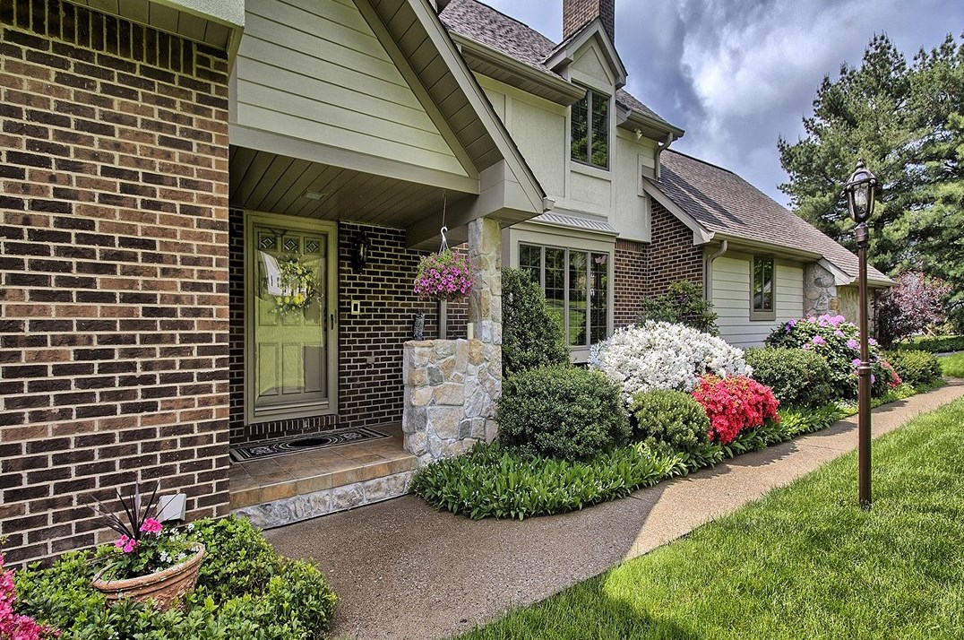 323 Elm Dr, Greensburg, PA 15601-5715