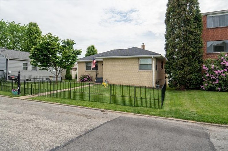 1747 Raymond Ave, Latrobe, PA 15650