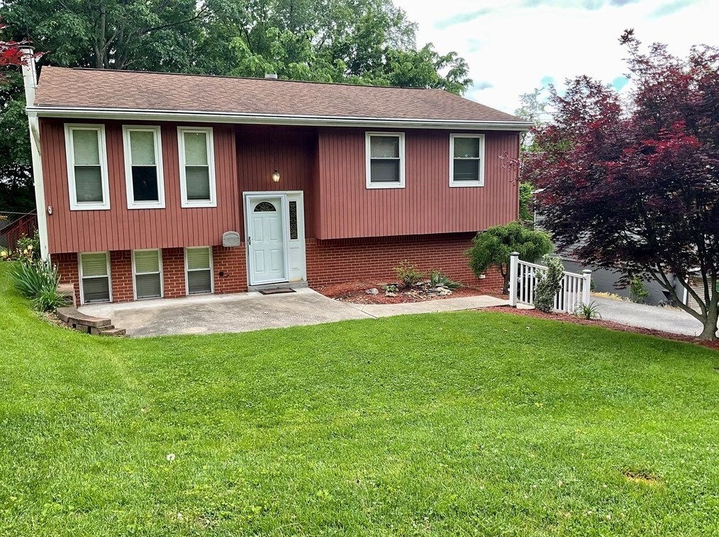 919 Westbury Rd, North Versailles, PA 15137