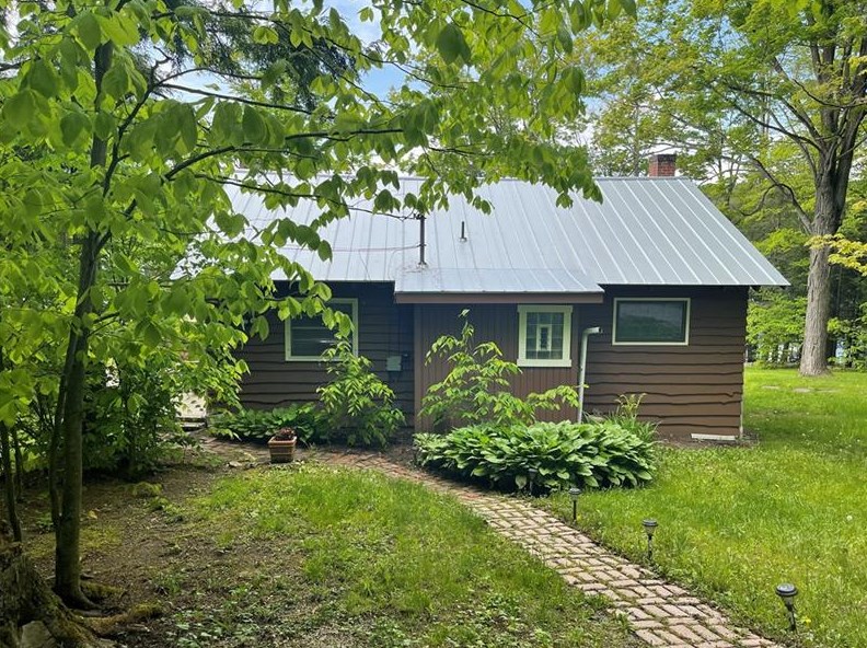 130 Kiowa Ln, Central City, PA 15926-7642