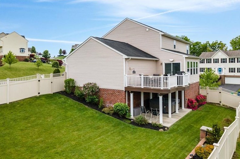 101 Maple Dr, Beaver Falls, PA 15010
