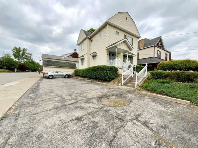 3401 4th Ave, Beaver Falls, PA 15010