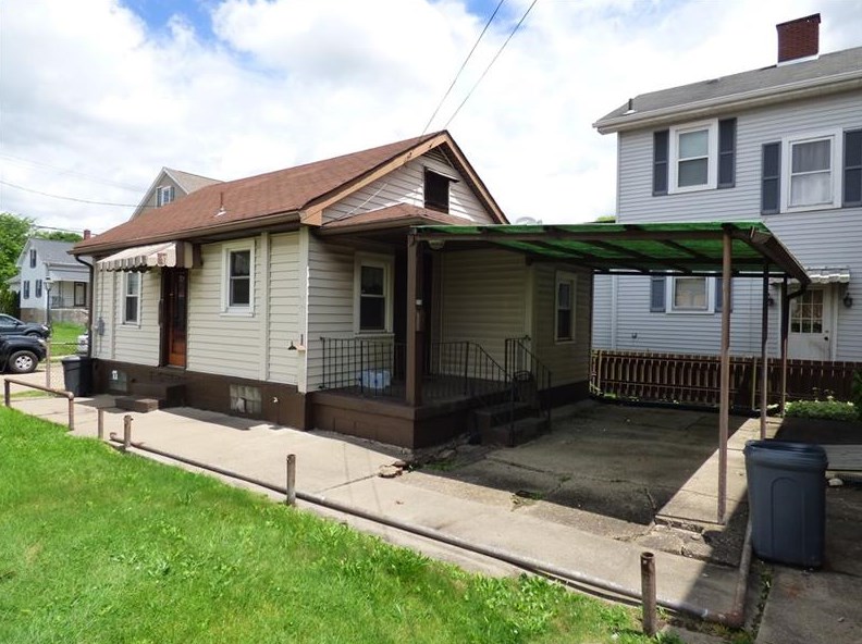 274 Laughlin St, Ambridge, PA 15003