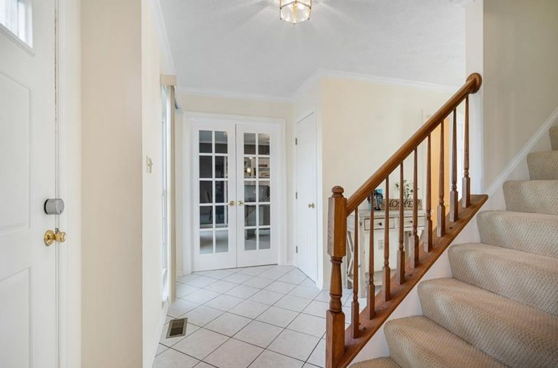 352 Indian Ridge Dr, Moon Twp, PA 15108-1374