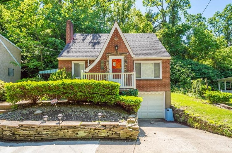 1412 Ravine St, Mckeesport, PA 15132-4808