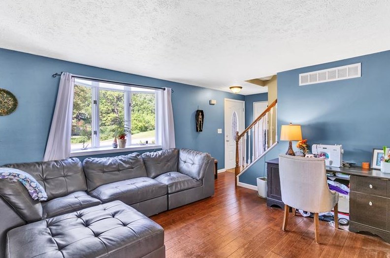 2 Fawn Ln, Export PA  15632-8932 exterior