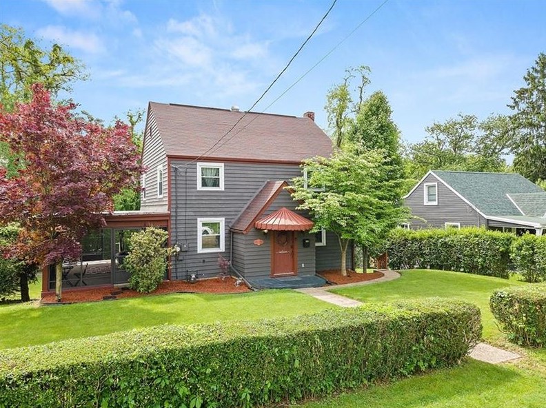 311 Broadway Ave, North Versailles, PA 15137-1828