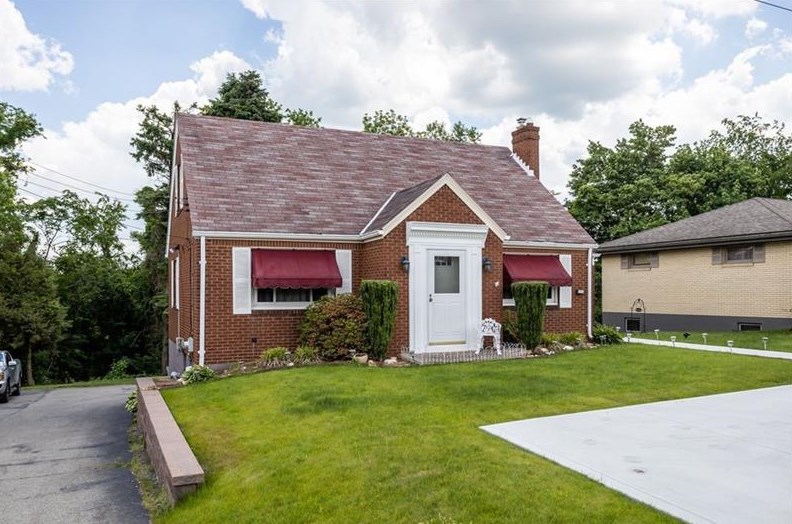 810 Monongahela Ave, North Versailles, PA 15137-1212