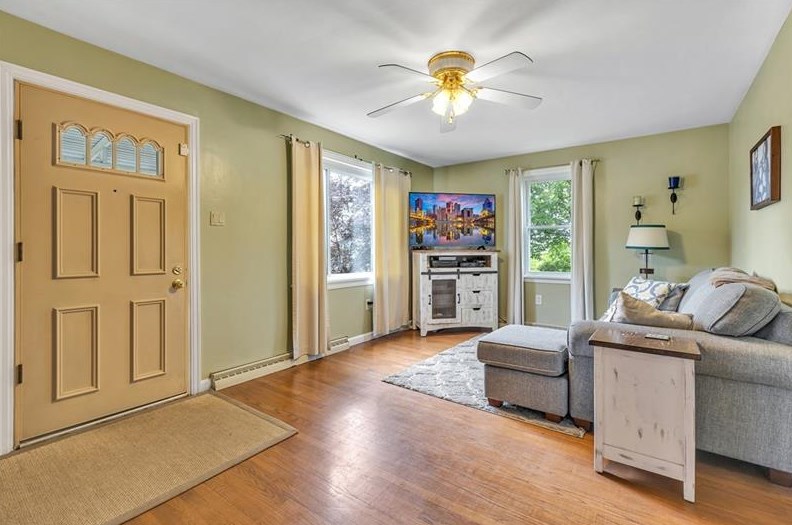 1711 9th St, Beaver Falls, PA 15010-2834