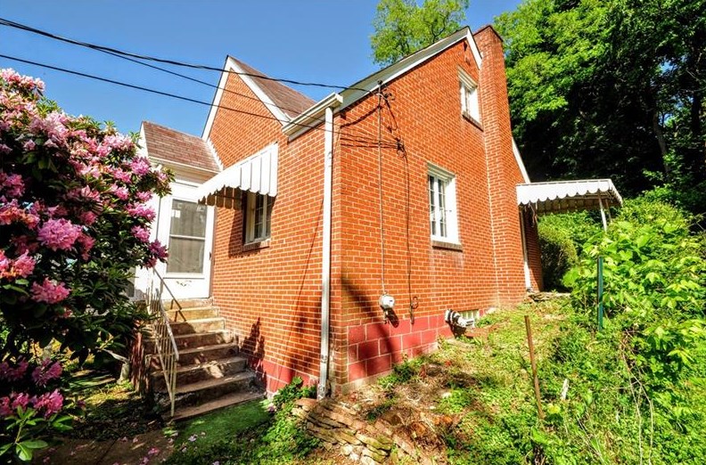 341 Thomas St, Collier Township, PA 15106-1831
