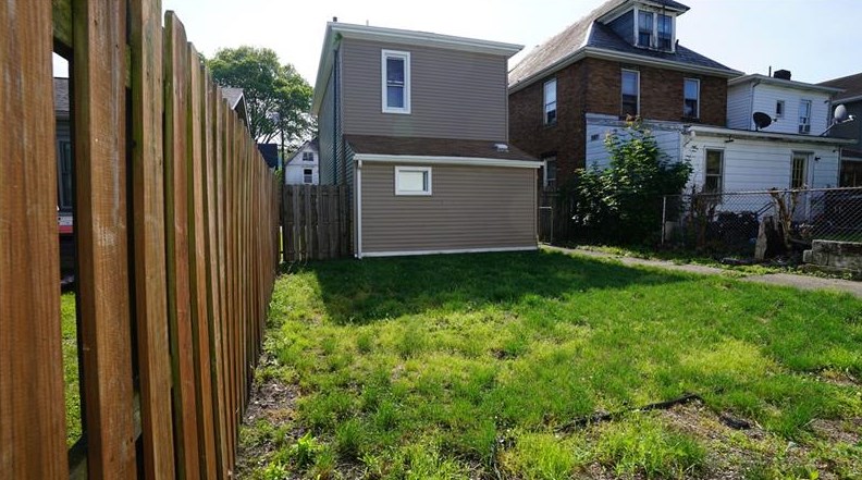 1715 5th Ave, Beaver Falls, PA 15010
