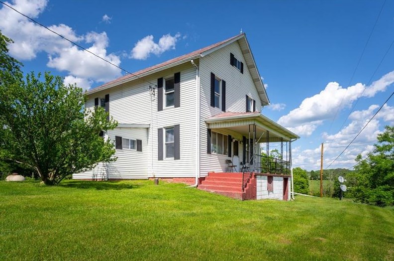 3309 &amp 3311 County Line Rd, New Castle, PA 16101