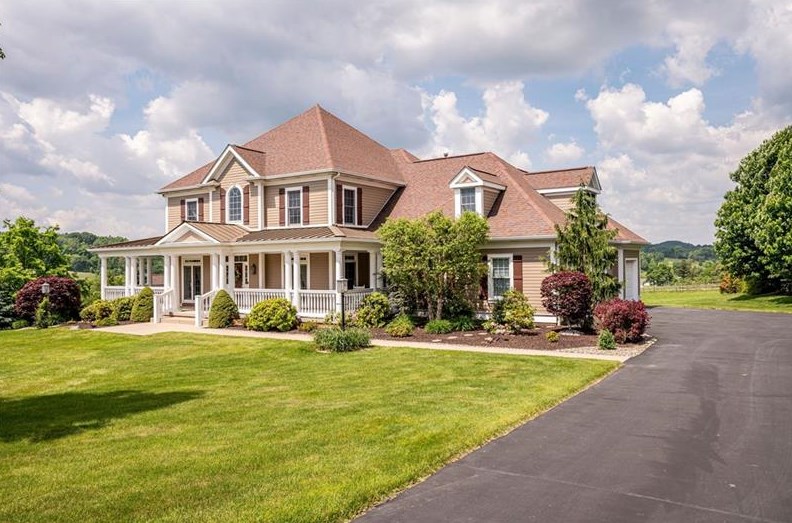 734 Lindwood Dr, Greensburg, PA 15601-7711