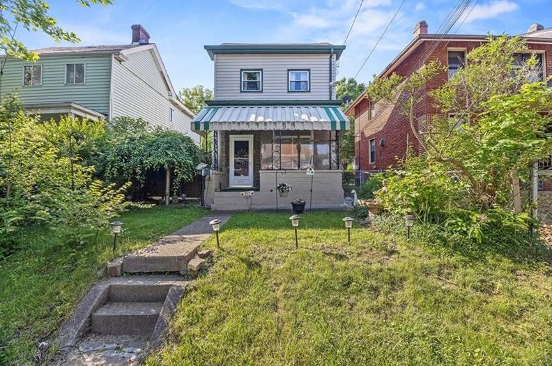 212 E 19th Ave, Whitaker, PA 15120