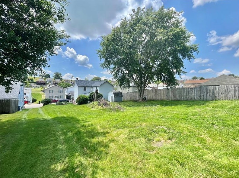 412 Howard St, Mount Pleasant, PA 15666