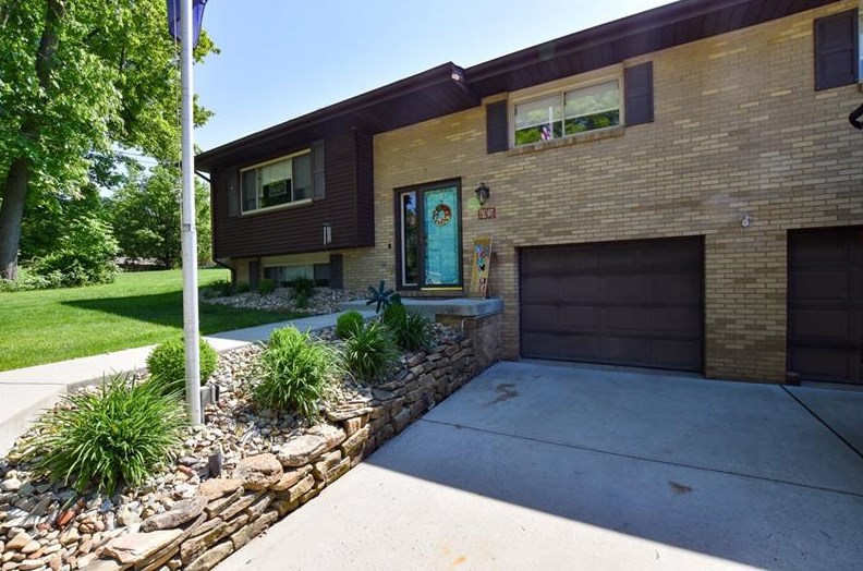 431 Cherokee Dr, Butler, PA 16001-0515