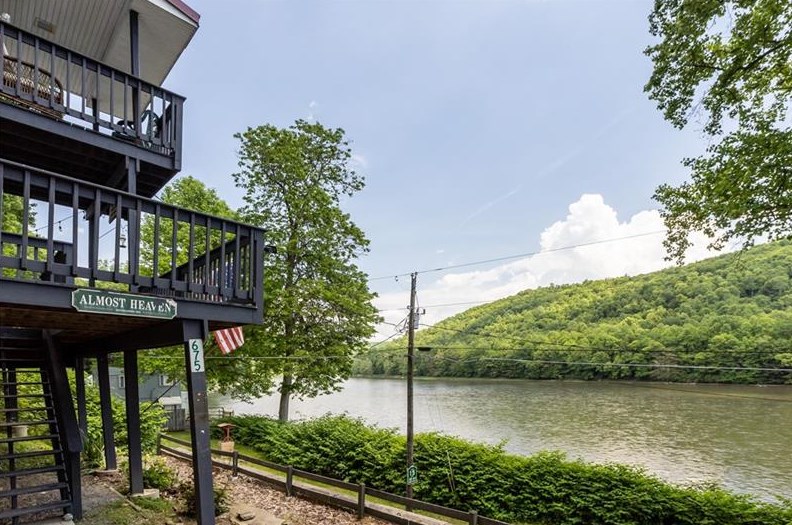 675 S Tunnel Rd, Kennerdell, PA 16374