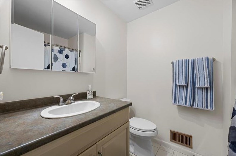 4691 Hidden Pond Dr, Allison Park PA  15101-2523 exterior