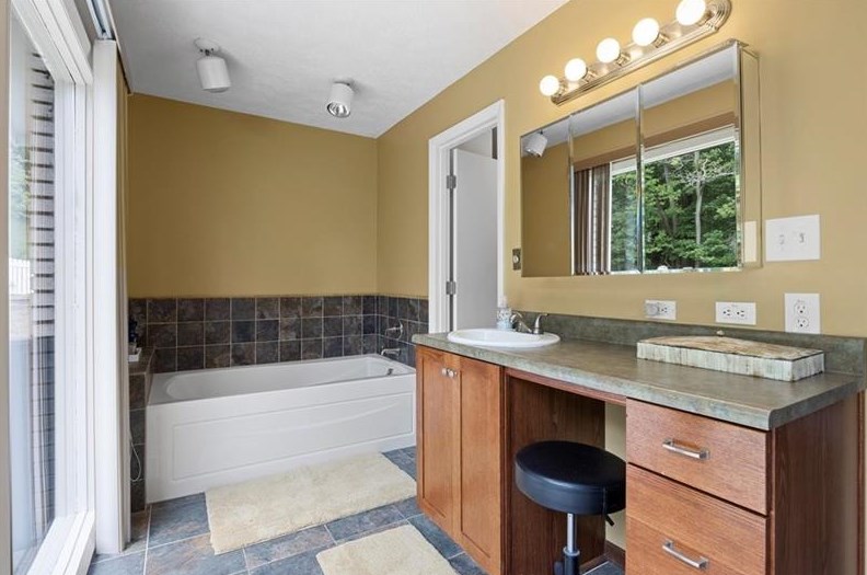 4691 Hidden Pond Dr, Allison Park PA  15101-2523 exterior