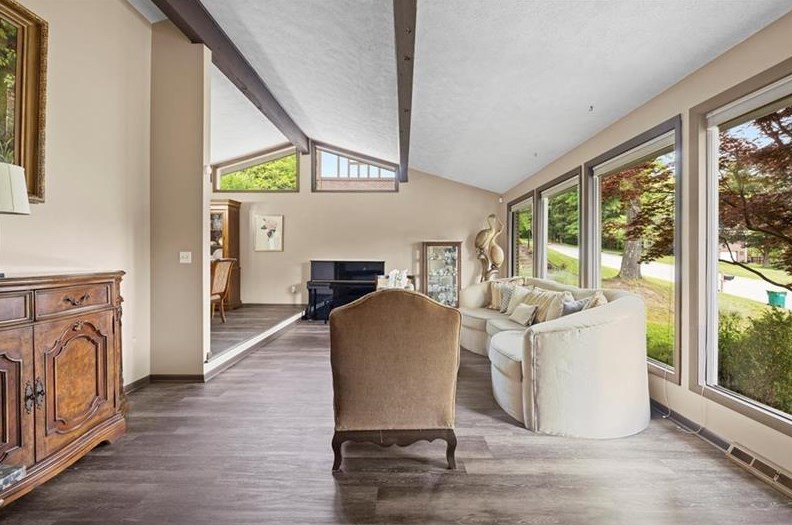 4691 Hidden Pond Dr, Allison Park PA  15101-2523 exterior