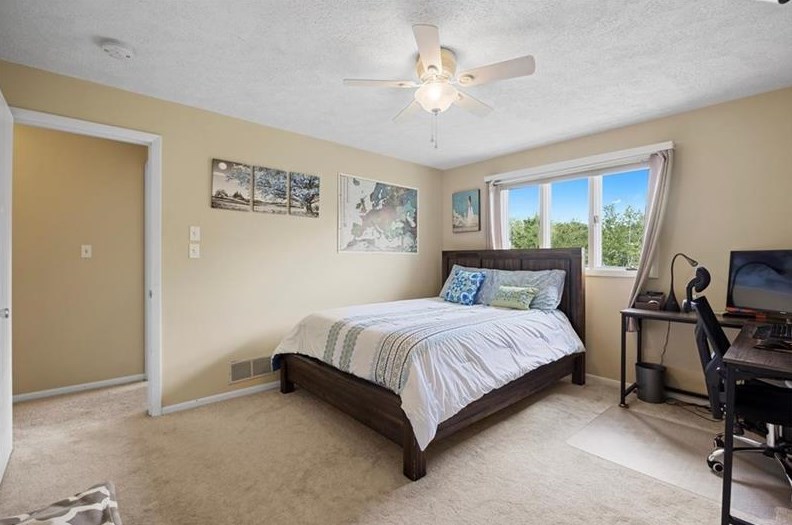 4691 Hidden Pond Dr, Allison Park PA  15101-2523 exterior