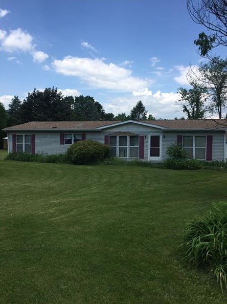 415 Maitland Ln, New Castle, PA 16105