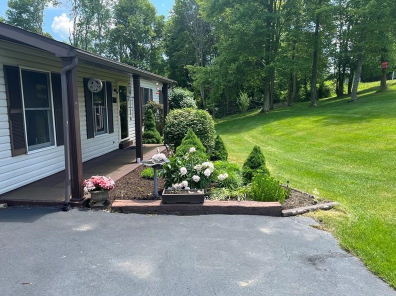 605 Amsler Ridge Rd, Sewickley, PA 15143
