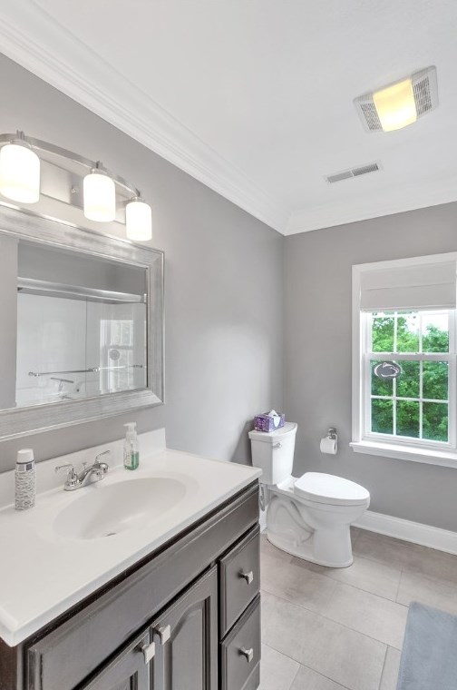 170 Creston Ave, Ellwood City PA  16117-6482 exterior