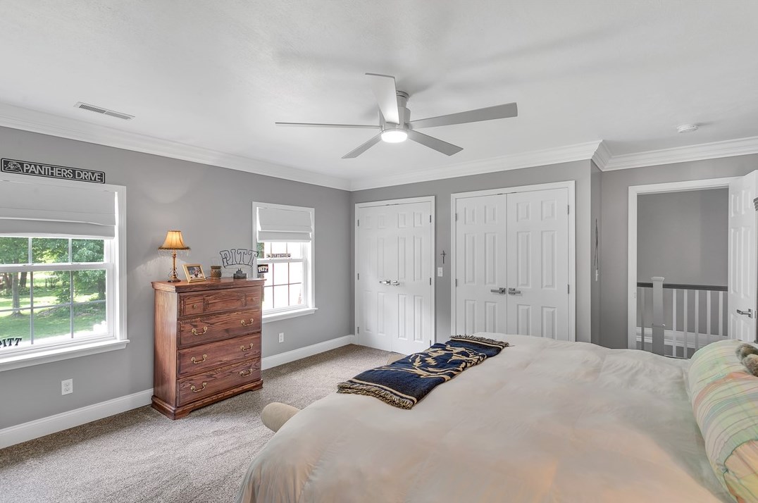 170 Creston Ave, Ellwood City PA  16117-6482 exterior