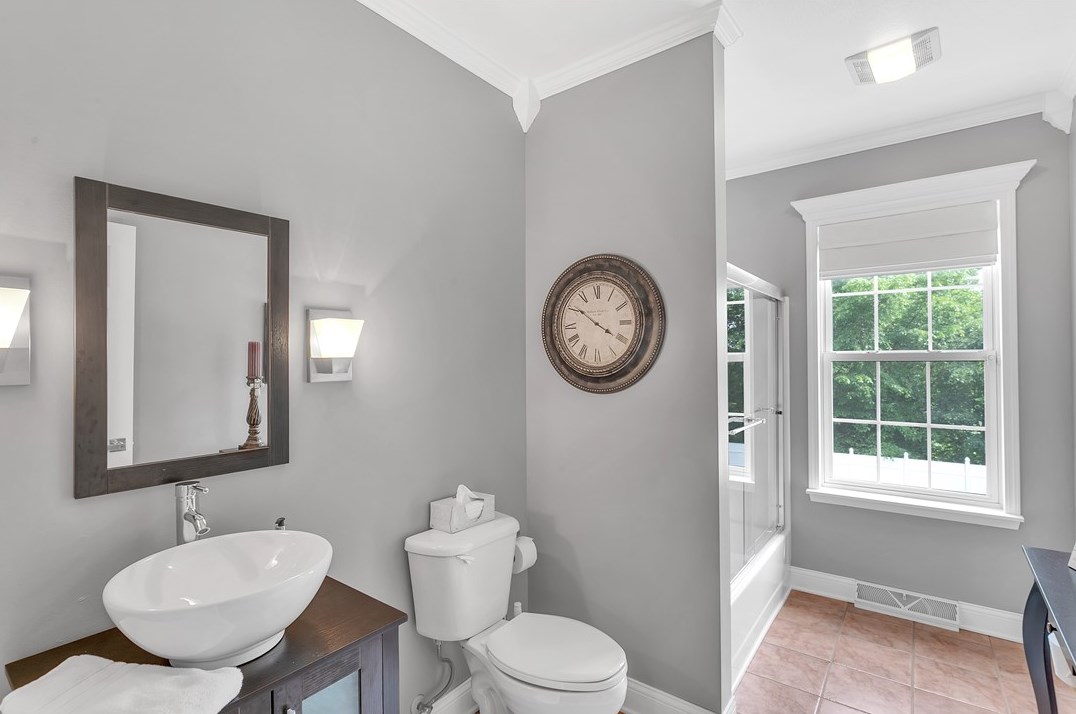 170 Creston Ave, Ellwood City PA  16117-6482 exterior