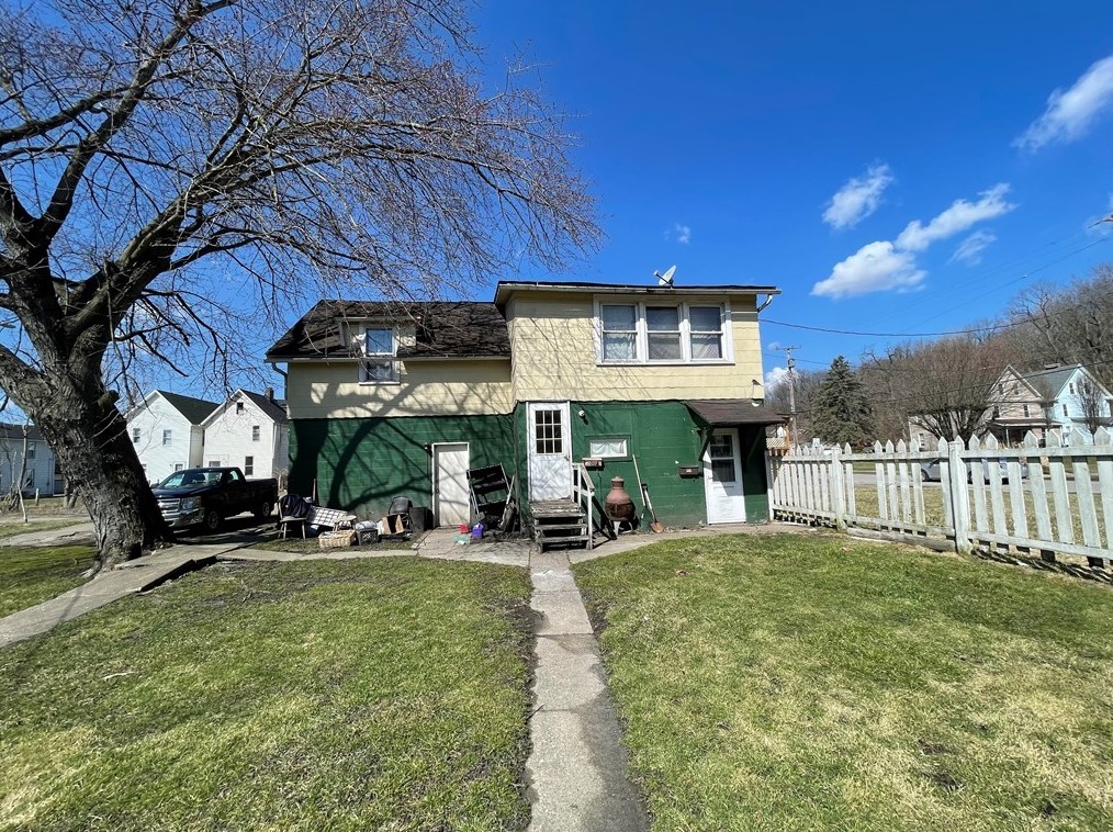 221 N Liberty St, New Castle, PA 16102