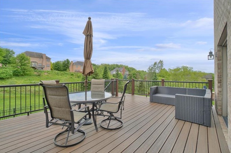 3059 Canterbury Dr, Allison Park PA  15101-1544 exterior