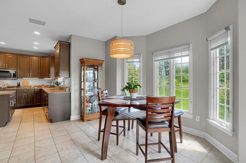 3059 Canterbury Dr, Allison Park PA 15101-1544 exterior