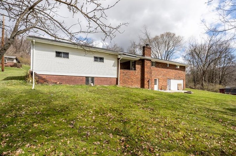 130 Strasser Rd, Greensburg, PA 15601-6219
