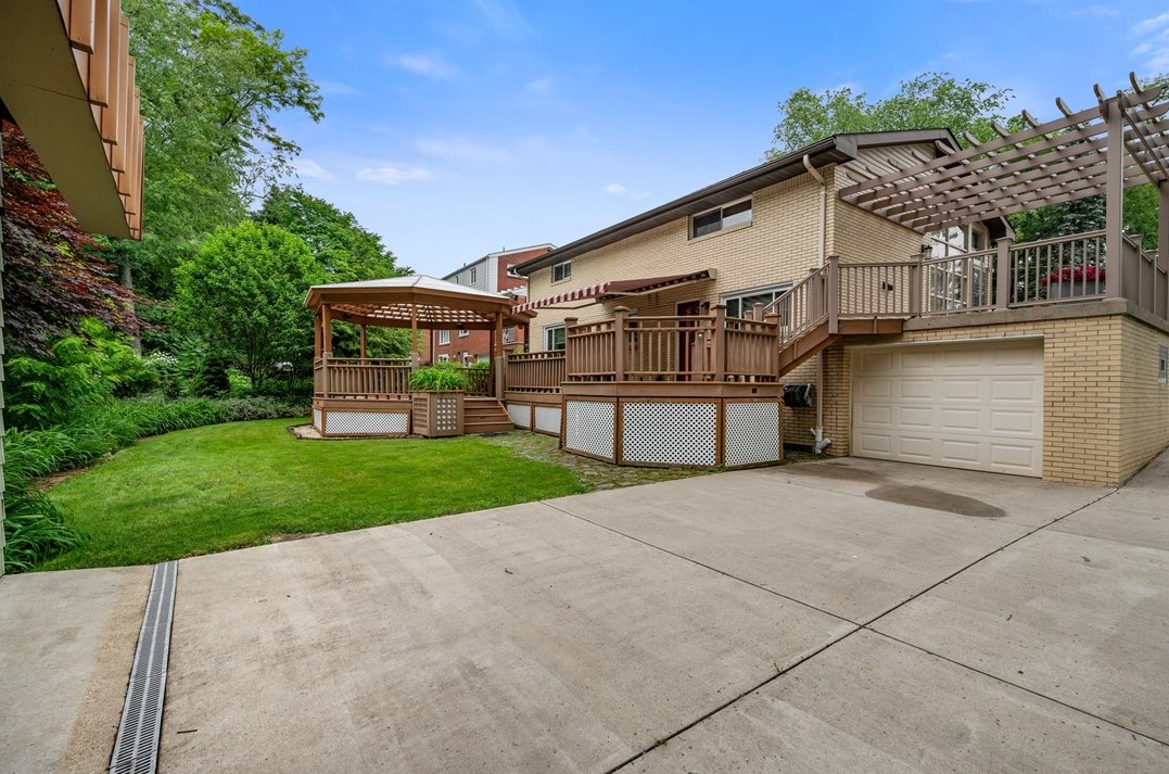 1238 Old Concord Rd, Monroeville, PA 15146-4841