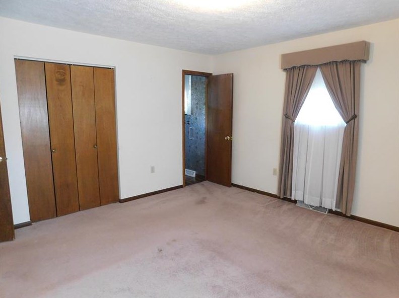 55 Blue Jay Dr, Washington PA 15301-8718 exterior