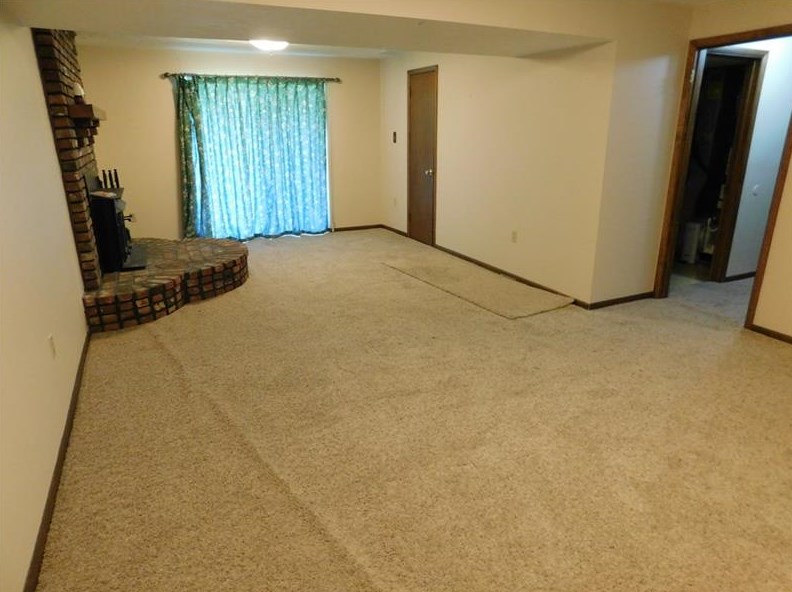 55 Blue Jay Dr, Washington PA 15301-8718 exterior