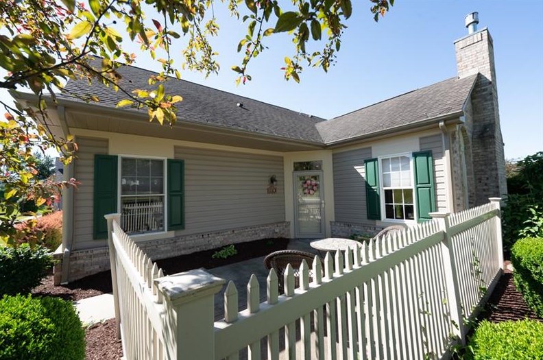 1151 Cobblestone Ln, Valencia, PA 16059-1443