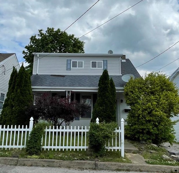 1150 Bruce St, Washington, PA 15301