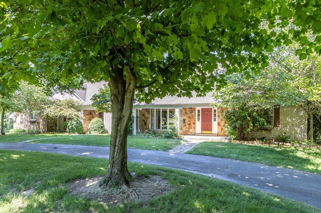 2710 Farm Spur Rd, North Huntingdon, PA 15642