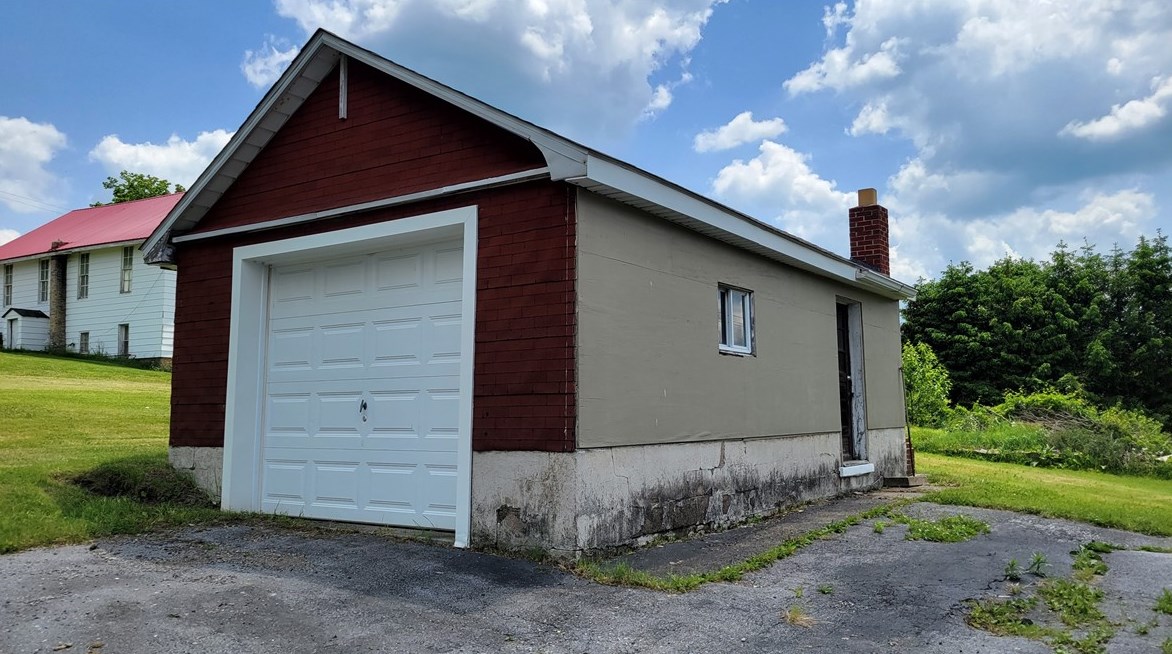 728 Main St, Central City, PA 15926