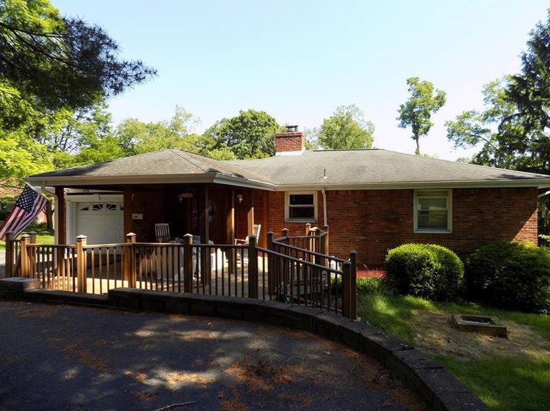 1046 Fairview Dr, Bethel Park, PA 15102-2478