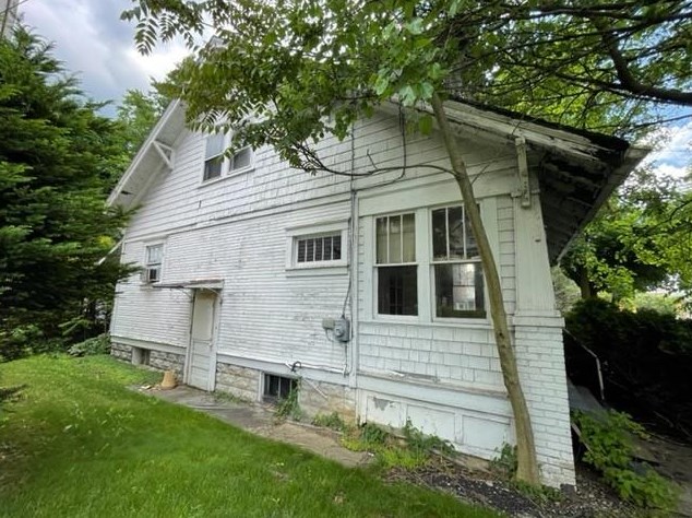 630 New Castle St, Butler, PA 16001-5537